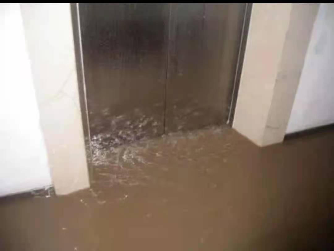 雨天，電梯進水怎么辦？